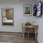 Casa Nika לינה וארוחת בוקר פארמה