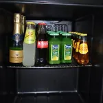 לינה וארוחת בוקר Casa Nika 4*