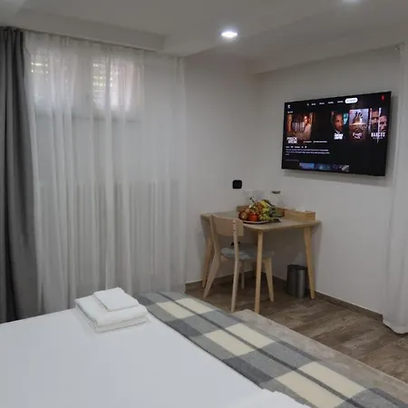 לינה וארוחת בוקר Casa Nika פארמה