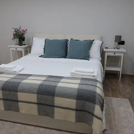 Bed & Breakfast Casa Nika 4*